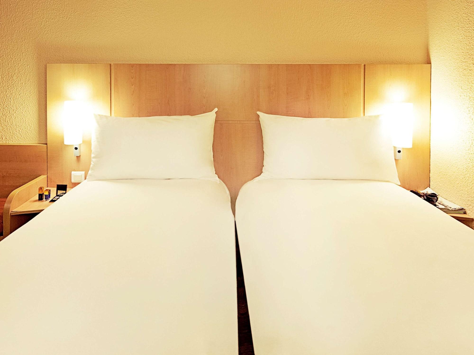 ibis Albert Pays de Somme Exterior foto