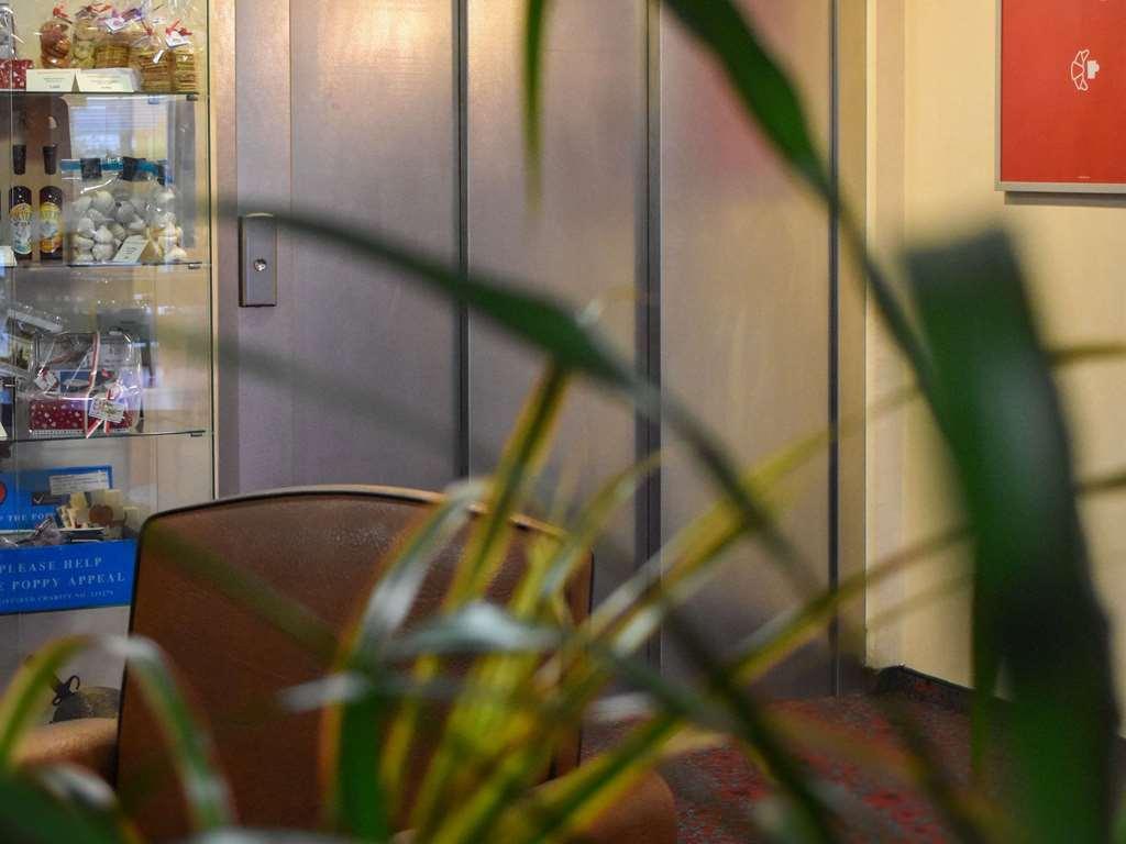 ibis Albert Pays de Somme Exterior foto