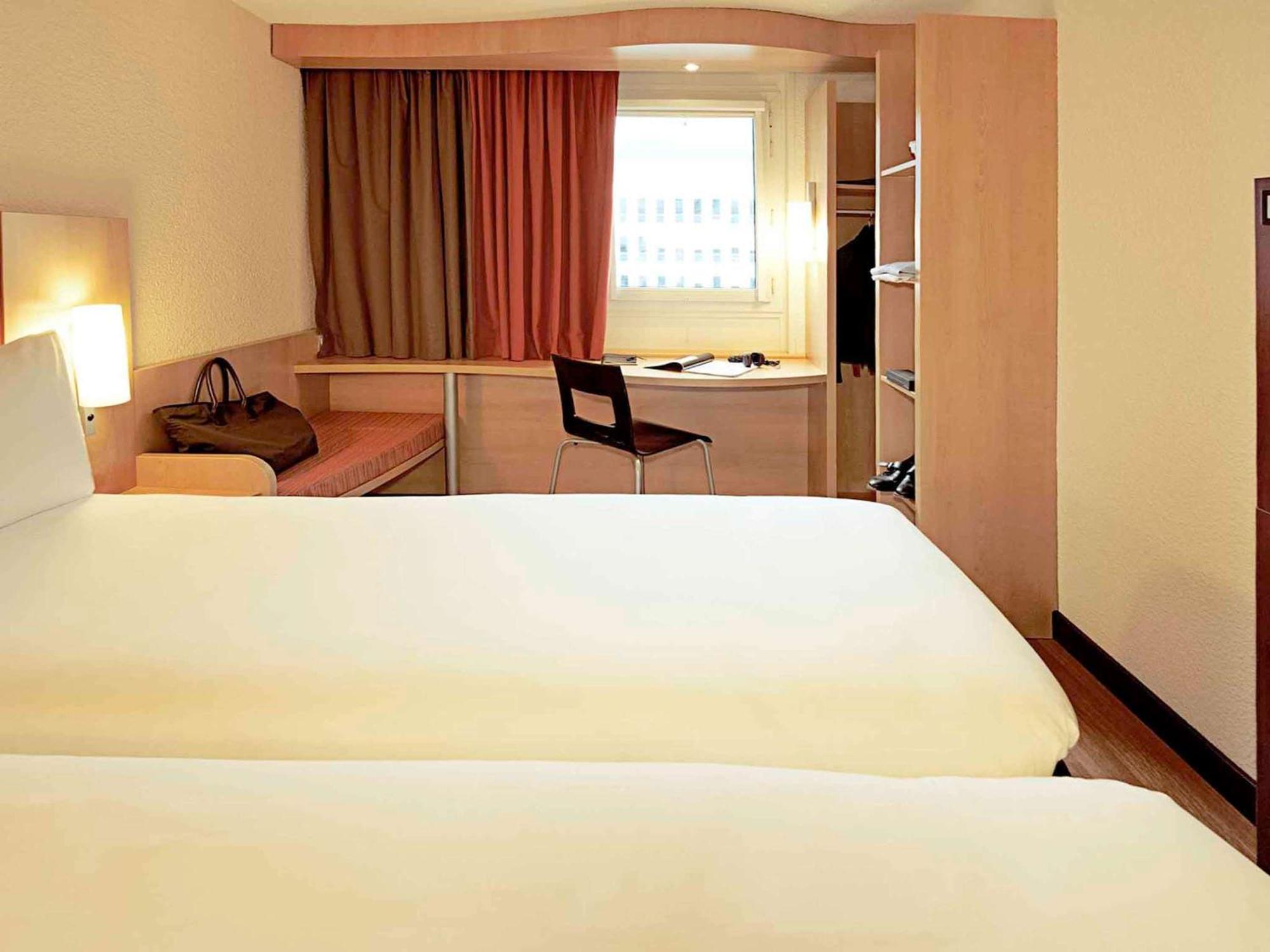 ibis Albert Pays de Somme Exterior foto