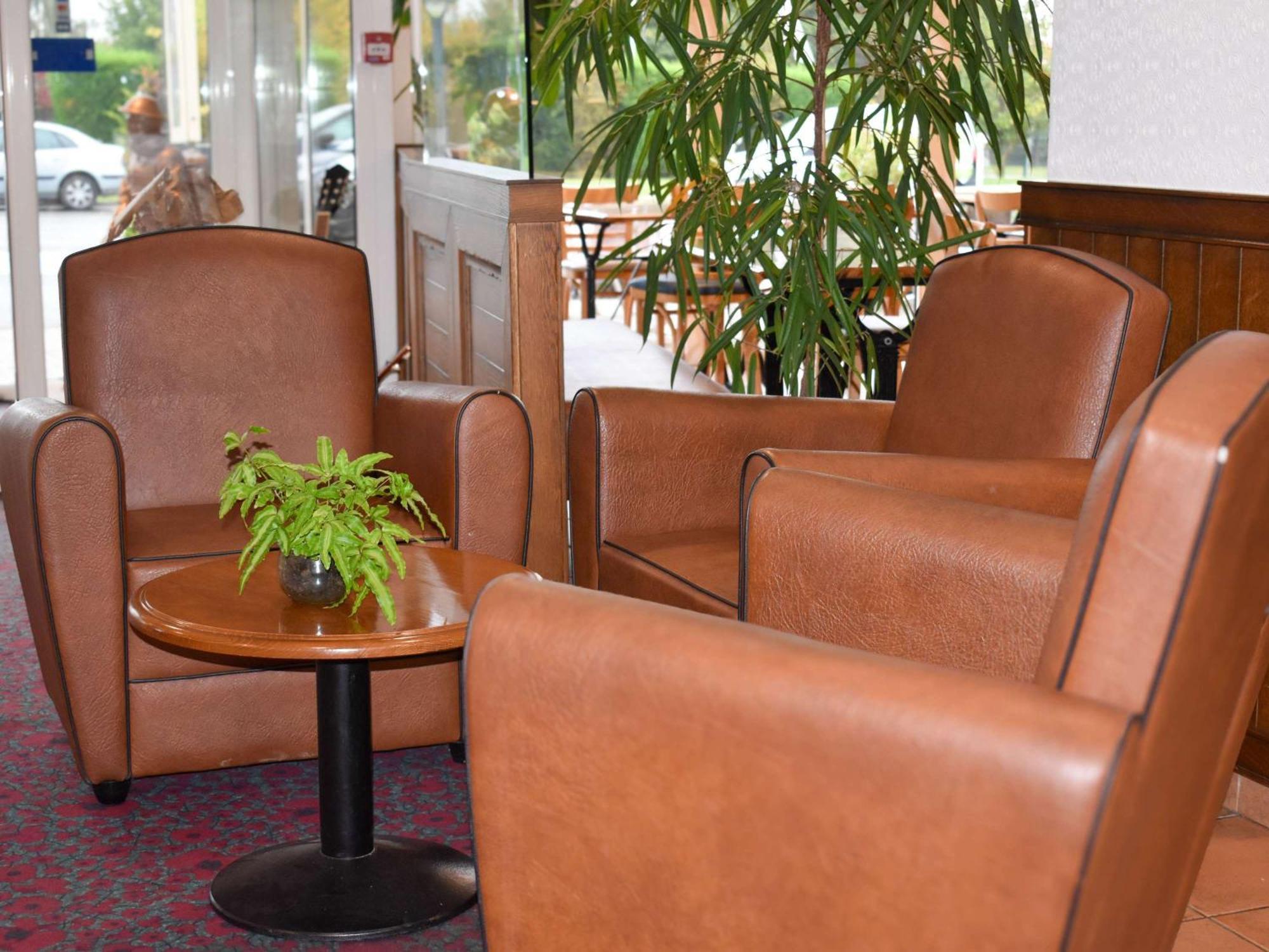 ibis Albert Pays de Somme Exterior foto