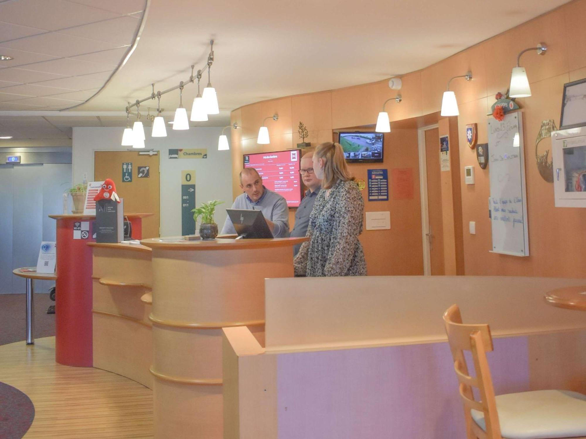 ibis Albert Pays de Somme Exterior foto