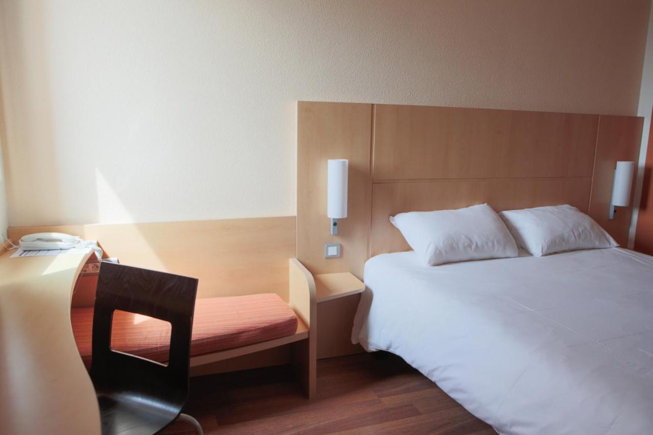 ibis Albert Pays de Somme Exterior foto